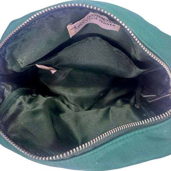 KYLIE Cosmetics 2017 Holiday Collection Emerald Green Ltd. Ed. Make-Up Bag - Picture 3 of 7